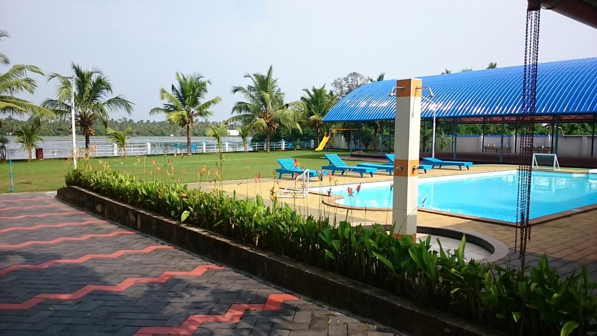 Blue Waters Cherai Cherai Beach Exterior photo